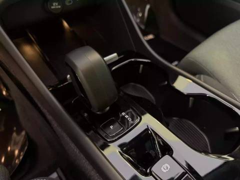 2023 Volvo XC40 — sličica 17