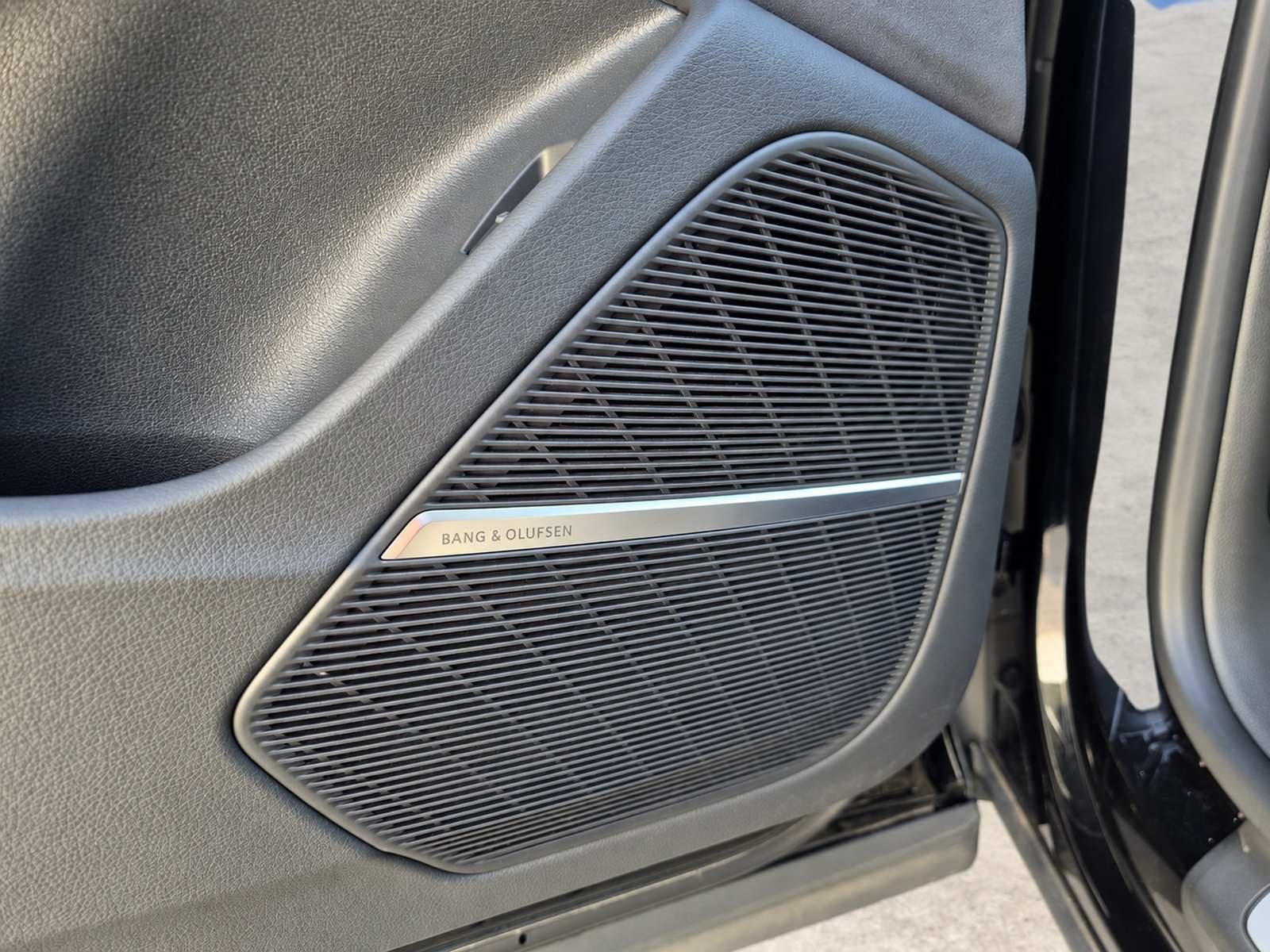 2024 Audi Q8 S line — fotografija 23
