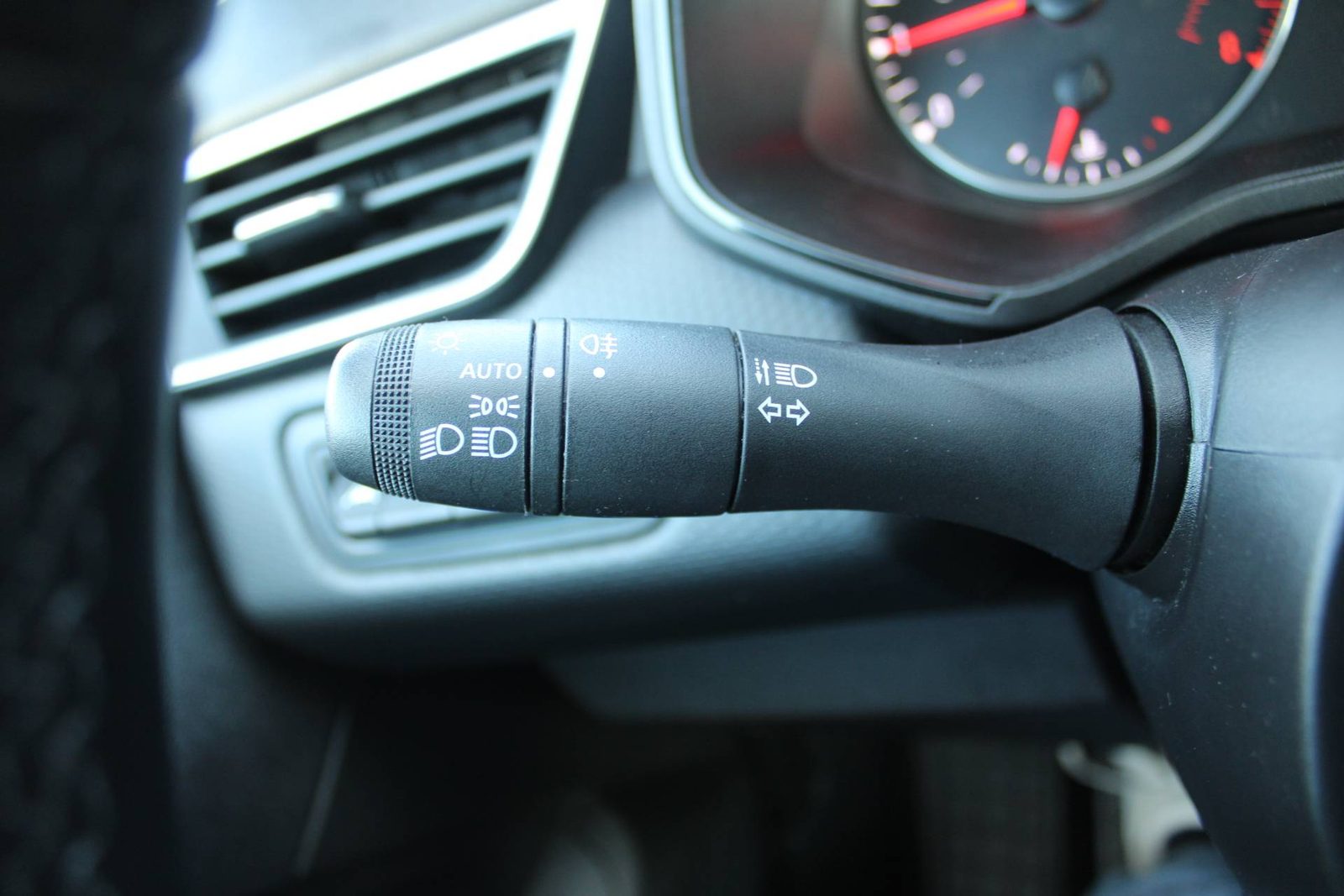 2023 Renault Clio — fotografija 15