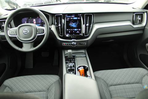 2022 Volvo XC60 — sličica 13