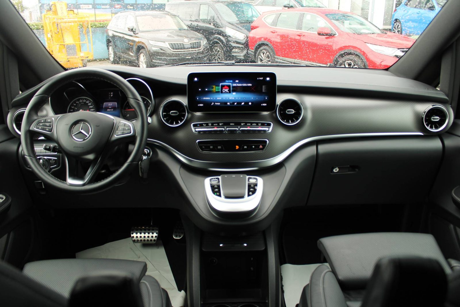 2023 Mercedes-Benz V-klasa — fotografija 13