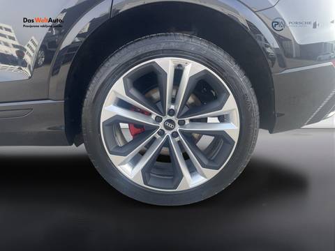 2020 Audi Q8 S line — sličica 20