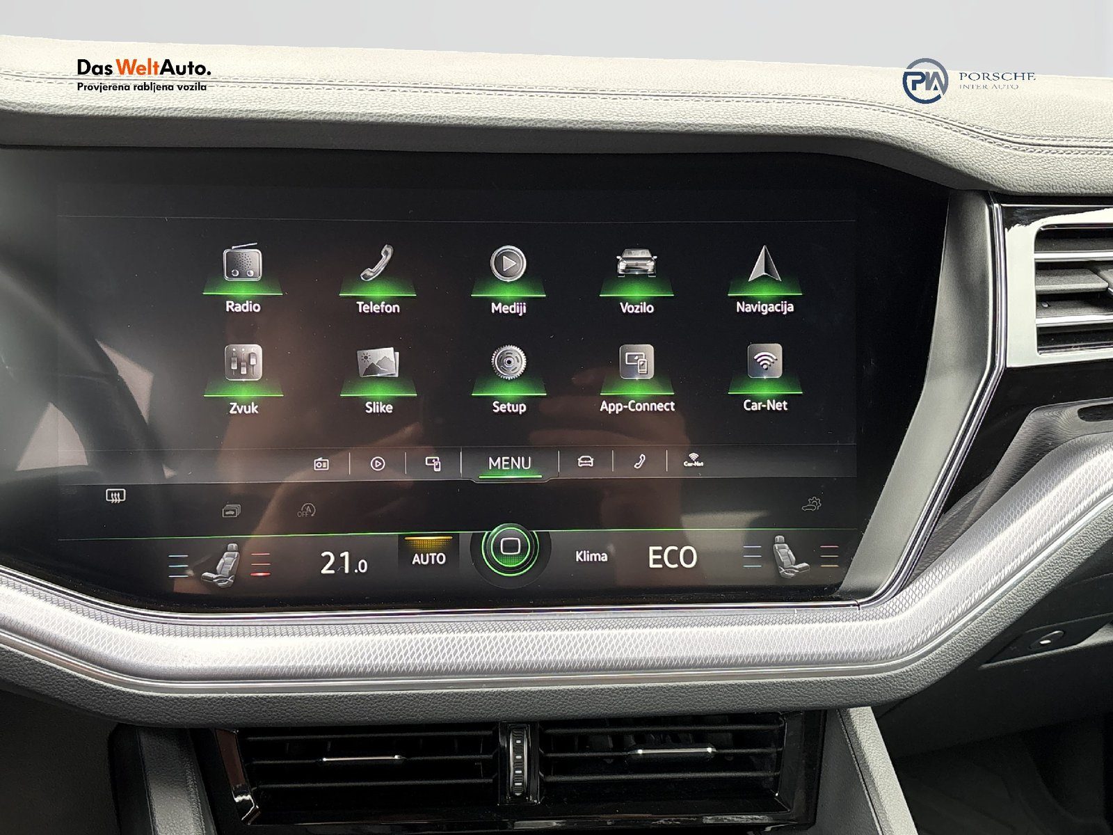 2023 Volkswagen Touareg R-Line — fotografija 17