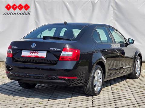 2020 Škoda Octavia — sličica 4