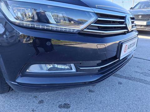 2018 Volkswagen Passat — sličica 14