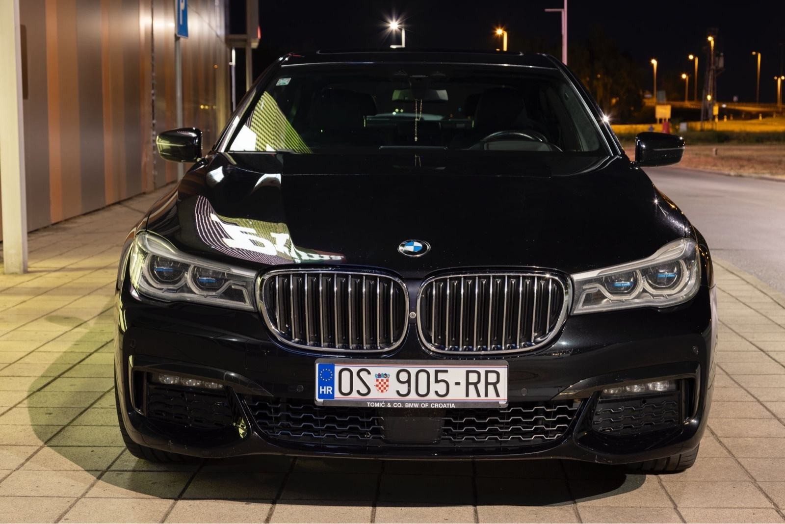 2016 BMW Serija 7 — fotografija 15