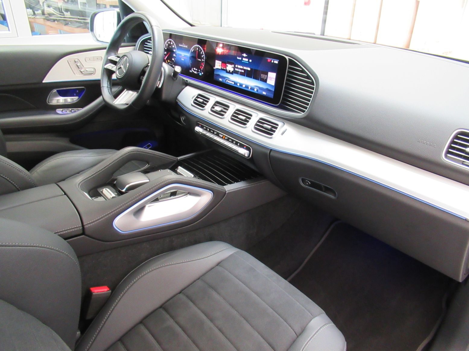 2025 Mercedes-Benz GLE — fotografija 10