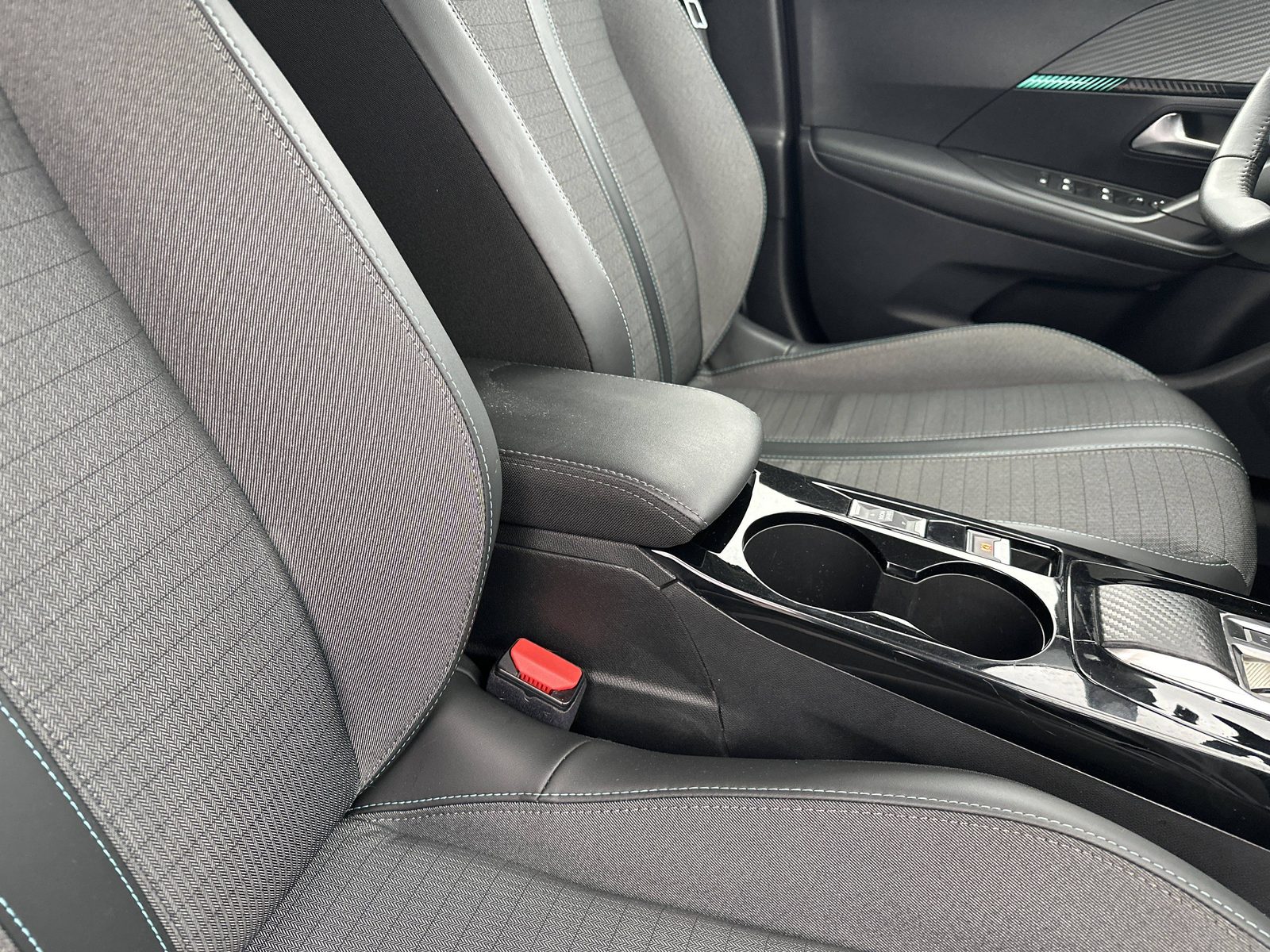 2022 Peugeot 2008 — fotografija 23