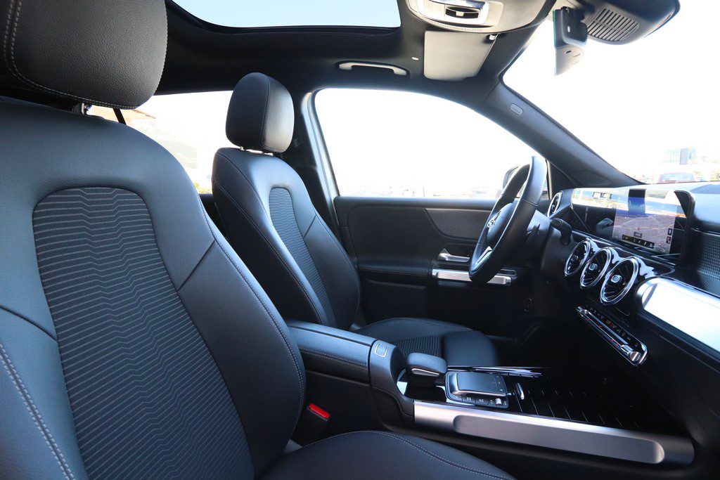 2021 Mercedes-Benz GLB Progressive — fotografija 7