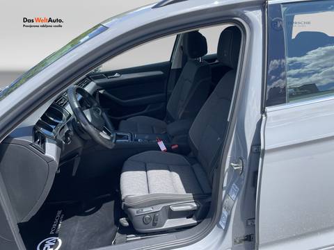 2022 Volkswagen Passat Variant — sličica 9