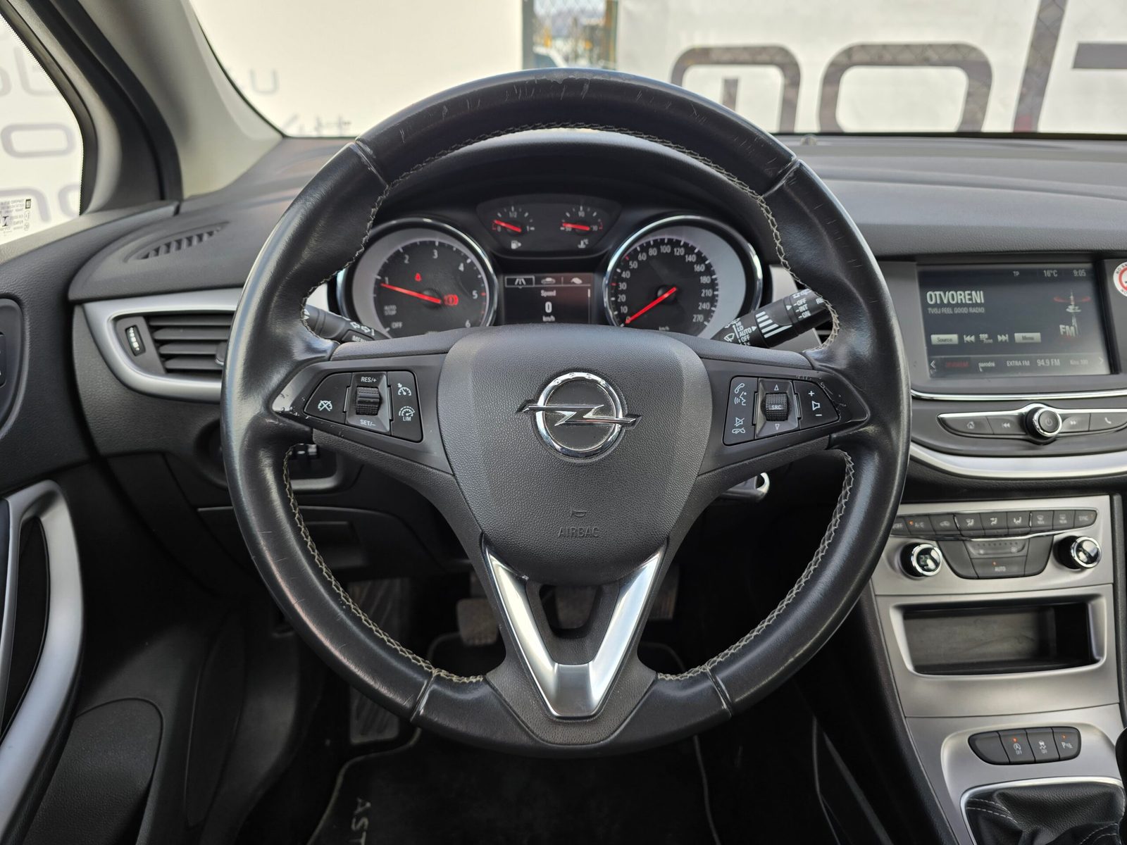 2019 Opel Astra — fotografija 11