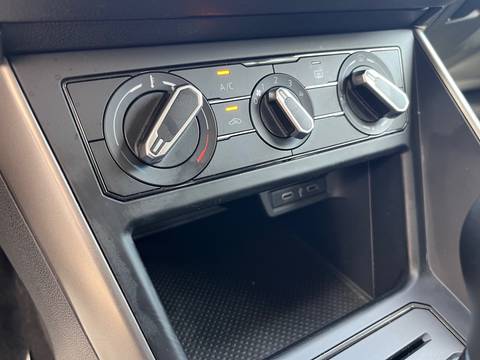 2019 Volkswagen Polo — sličica 11