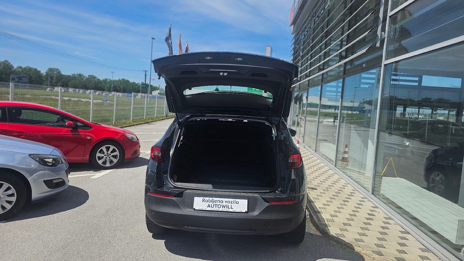 2018 Opel Grandland — fotografija 11