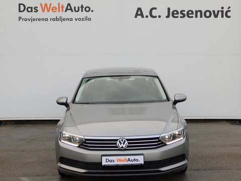 2017 Volkswagen Passat — sličica 2