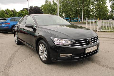 2022 Volkswagen Passat — sličica 3