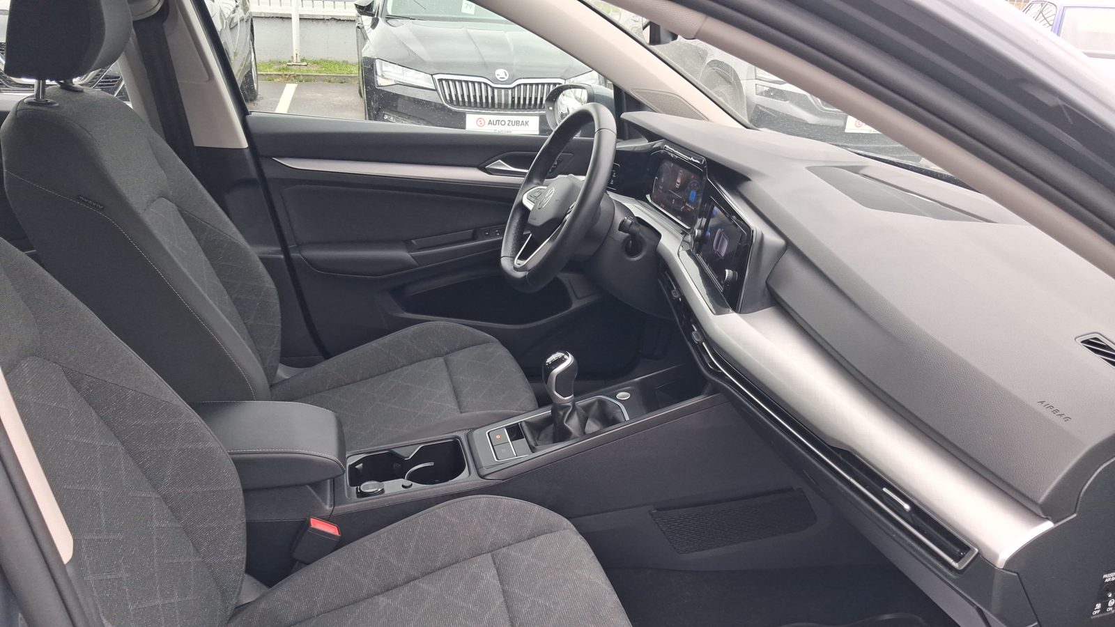 2024 Volkswagen Golf — fotografija 9