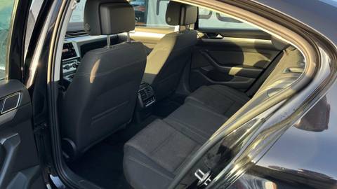 2019 Volkswagen Passat — sličica 7