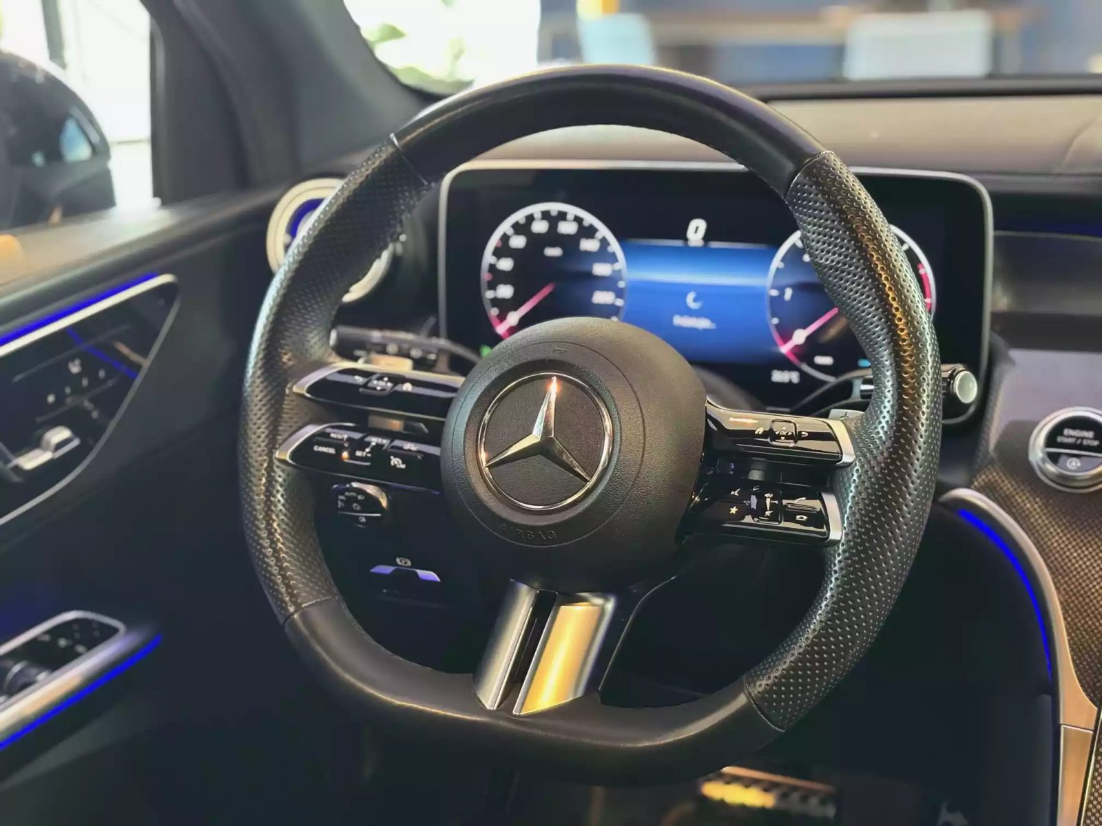 2023 Mercedes-Benz GLC — fotografija 23