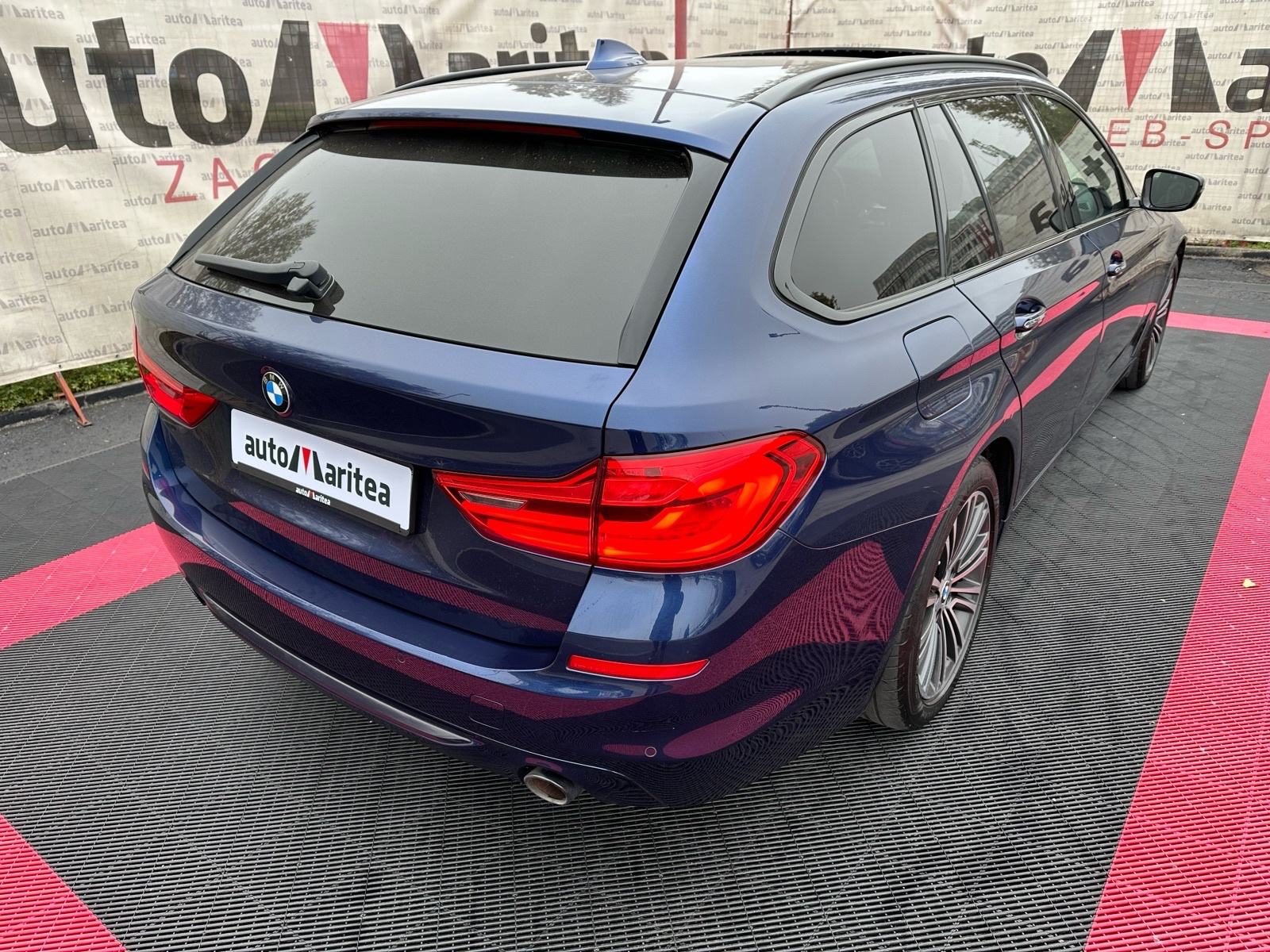 2017 BMW Serija 5 — fotografija 10