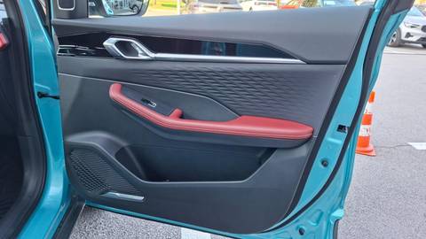 2025 Geely Coolray — sličica 8