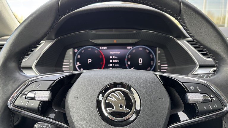 2022 Škoda Superb — fotografija 11