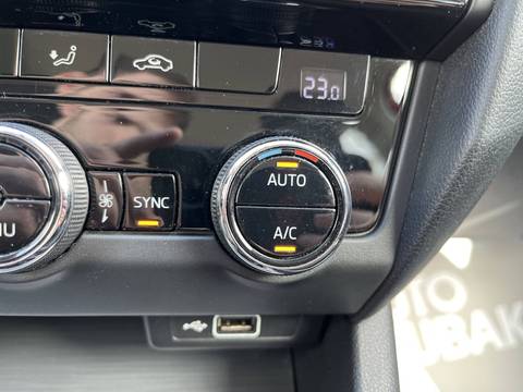 2019 Škoda Octavia Combi — sličica 24