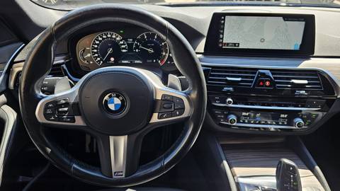 2018 BMW Serija 5 M Sport — sličica 10