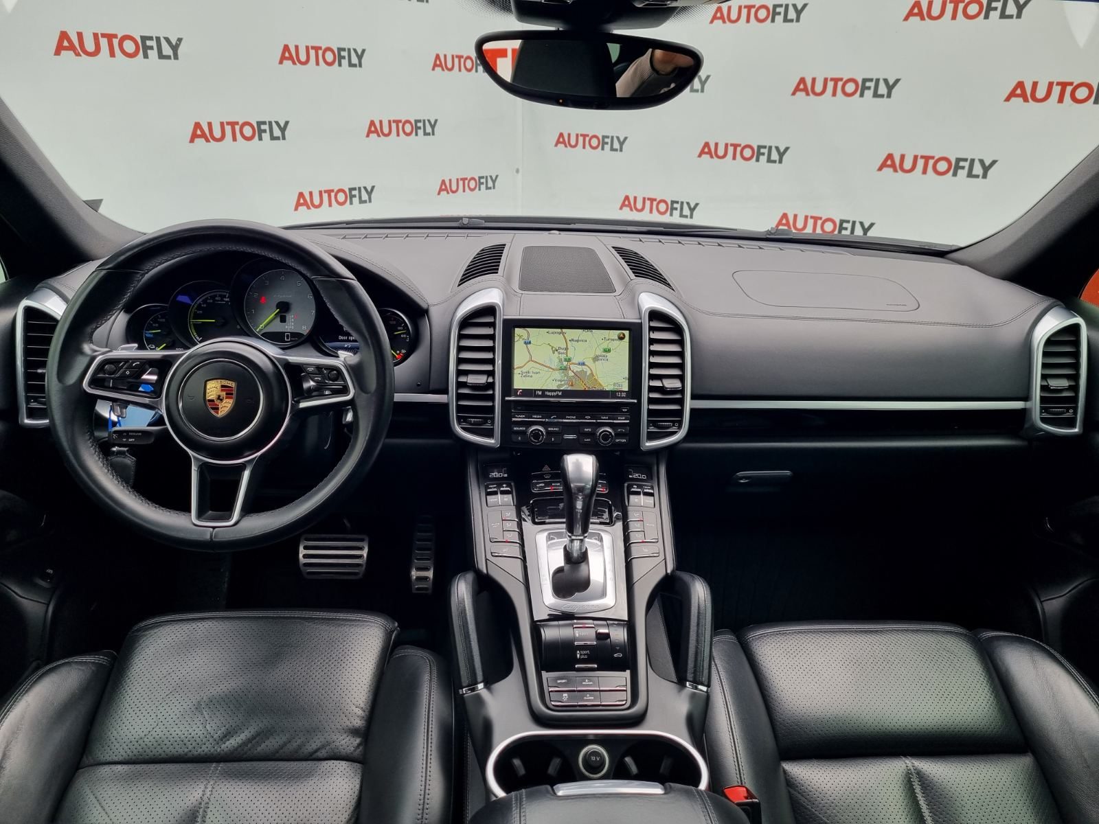 2015 Porsche Cayenne — fotografija 12