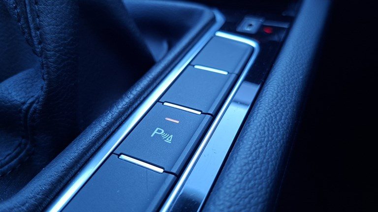2021 Volkswagen Passat — fotografija 18