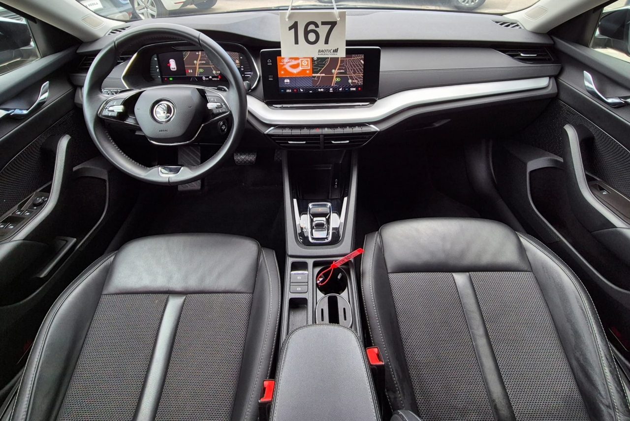 2020 Škoda Octavia Combi — fotografija 8