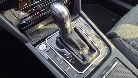 2021 Volkswagen Passat — sličica 11