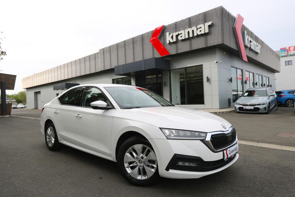 2022 Škoda Octavia — fotografija 12