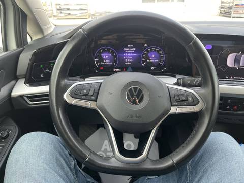 2021 Volkswagen Golf — sličica 27
