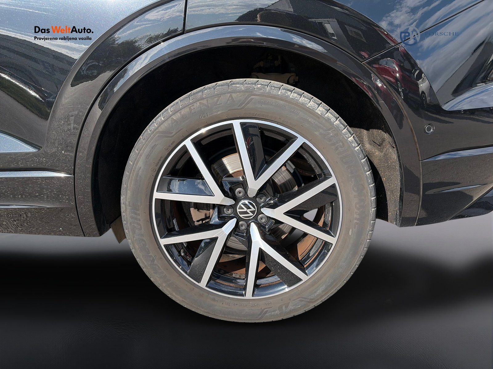 2023 Volkswagen Touareg R-Line — fotografija 22