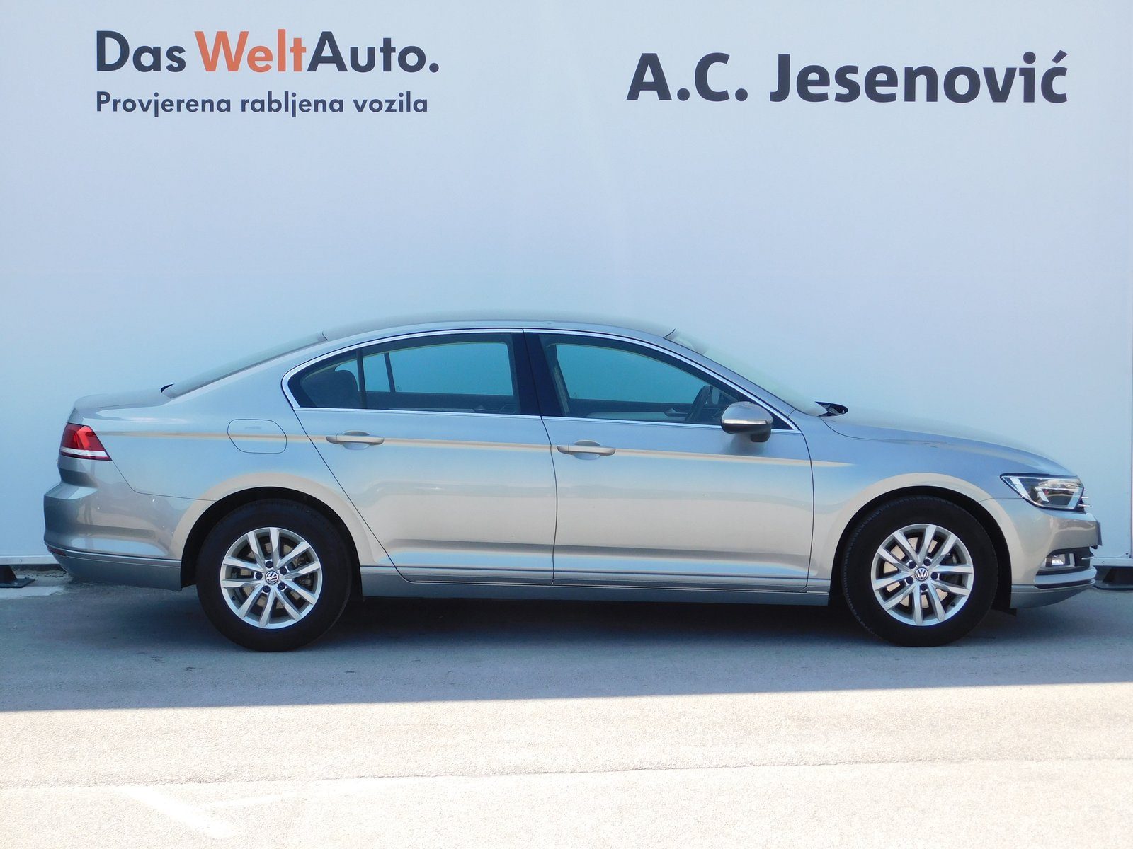2017 Volkswagen Passat — fotografija 4