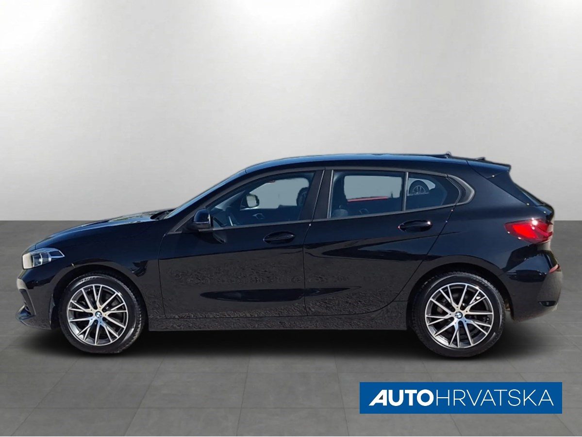 2022 BMW Serija 1 — fotografija 8
