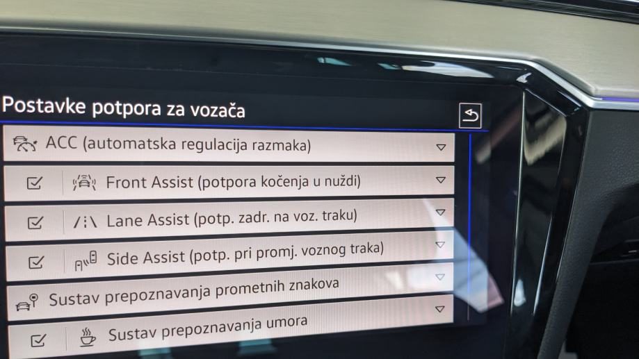 2023 Volkswagen Passat — fotografija 16