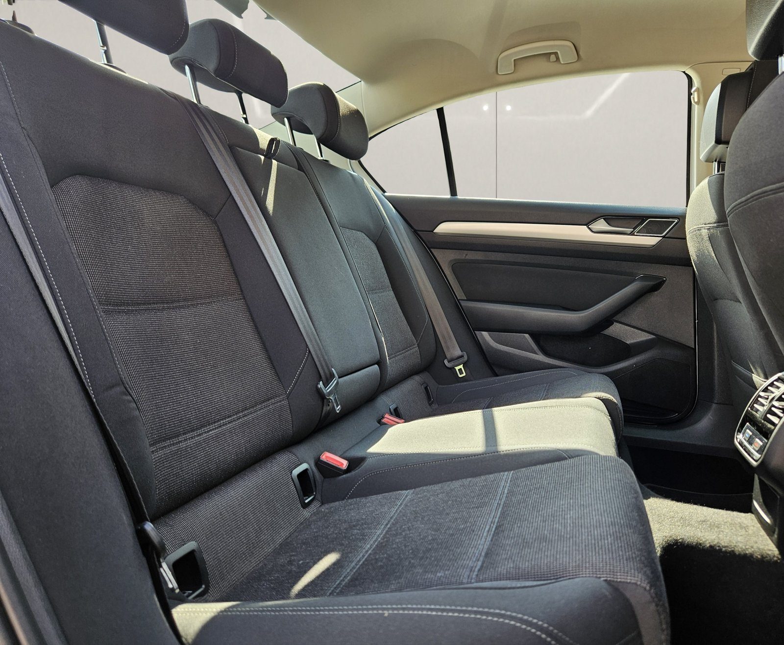 2019 Volkswagen Passat — fotografija 13