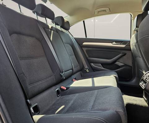 2019 Volkswagen Passat — sličica 13