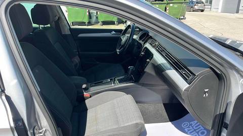 2021 Volkswagen Passat Variant — sličica 9