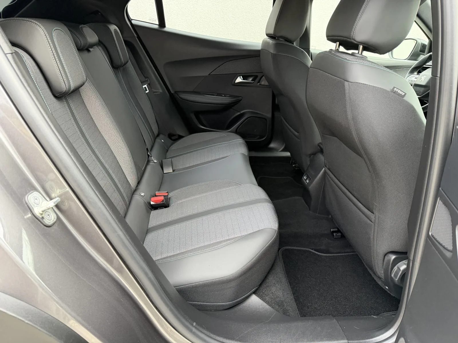 2023 Peugeot 2008 — fotografija 26