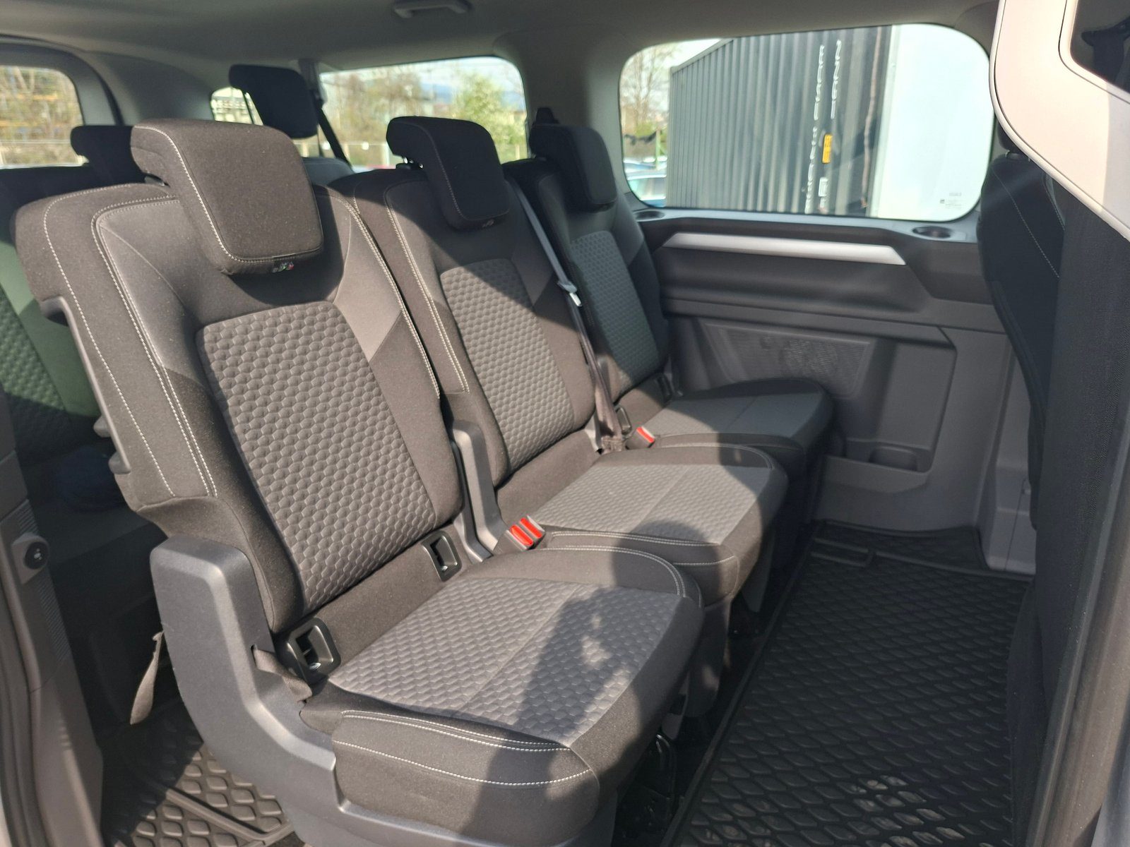 2025 Volkswagen Caravelle — fotografija 12