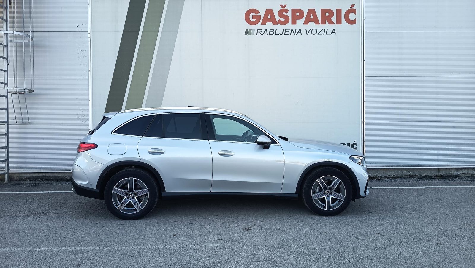2025 Mercedes-Benz GLC — fotografija 3