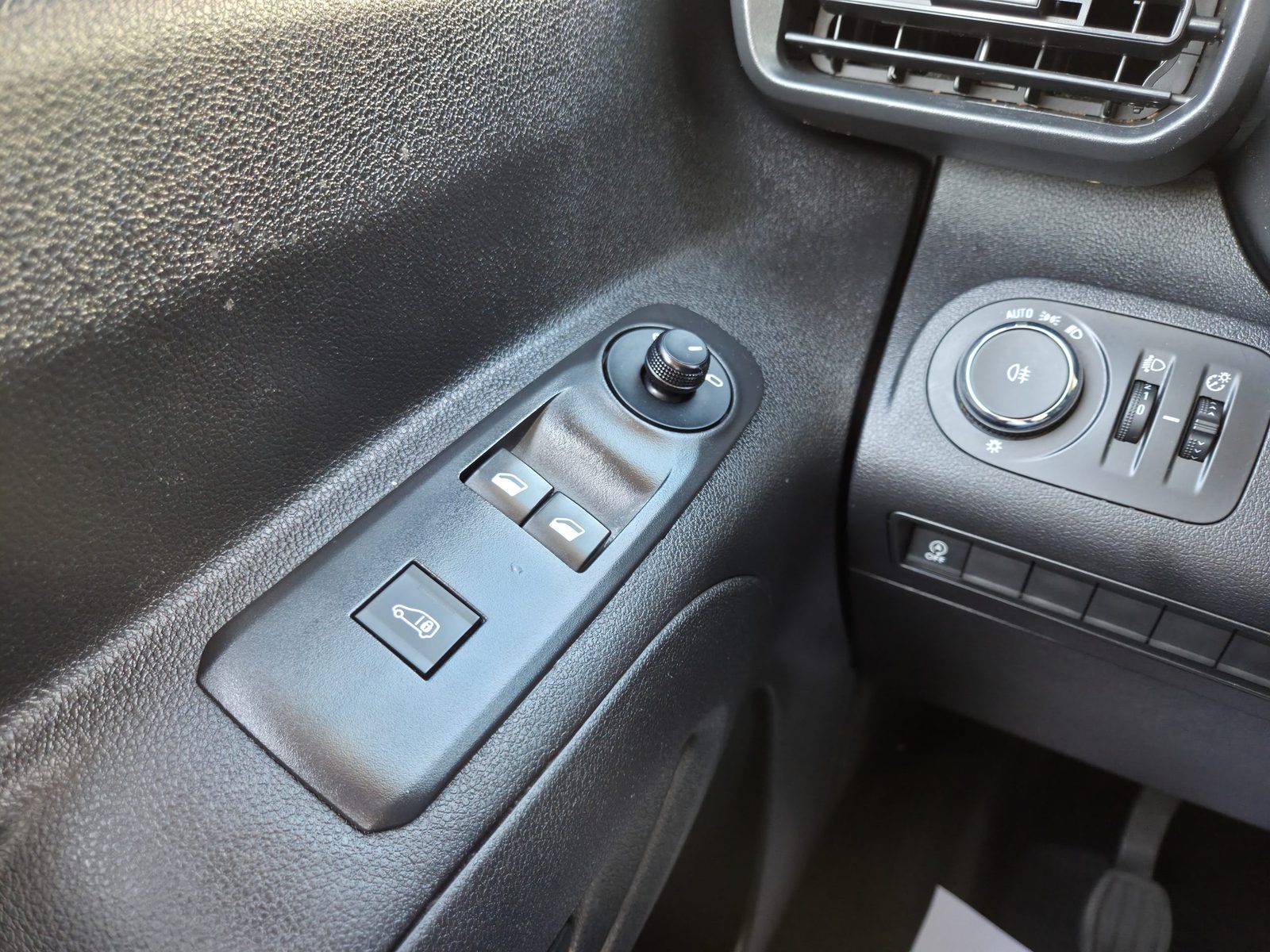 2021 Opel Combo — fotografija 14