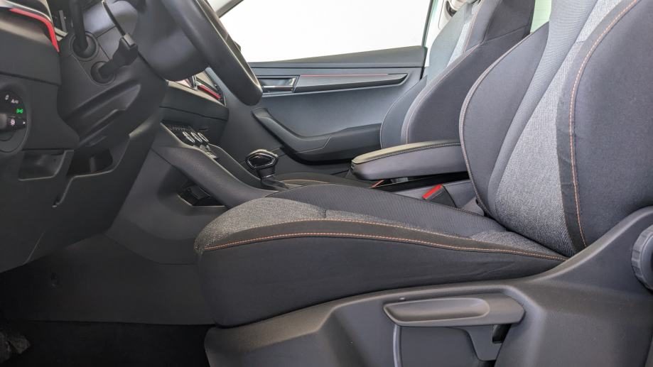 2022 Škoda Karoq — fotografija 15