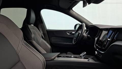 2023 Volvo XC60 — sličica 5