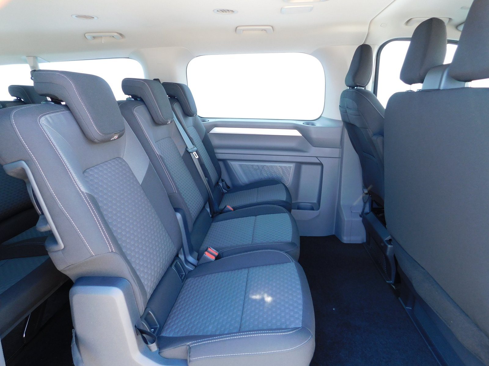 2025 Volkswagen Caravelle — fotografija 12