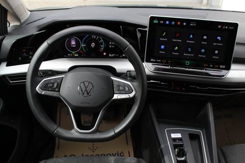 2026 Volkswagen Golf — sličica 8