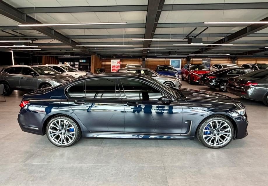 2021 BMW Serija 7 — fotografija 9