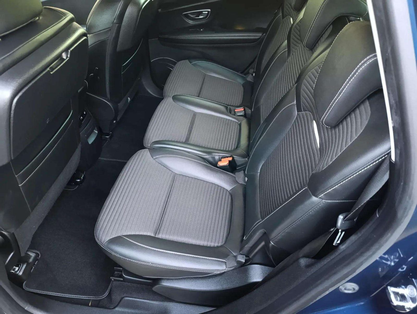2017 Renault Scenic — fotografija 15